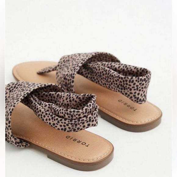 🆕Torrid Cheetah Fabric T-Strap Sandal (WW) - Picture 4 of 7